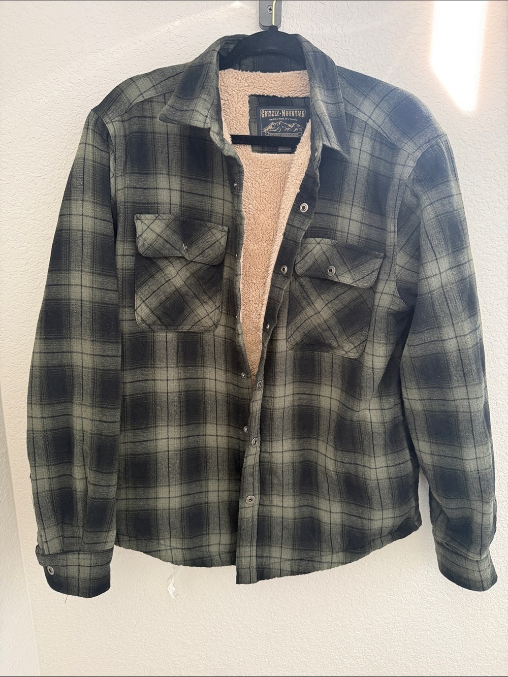 Grizzly Mountain Sherpa-Lined Shacket - Green Plaid- Size M